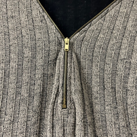 Women’s dress - Picture 3 of 3